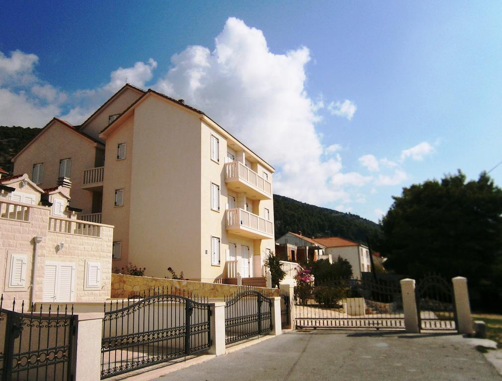 Sun House Apartments Бол Екстер'єр фото